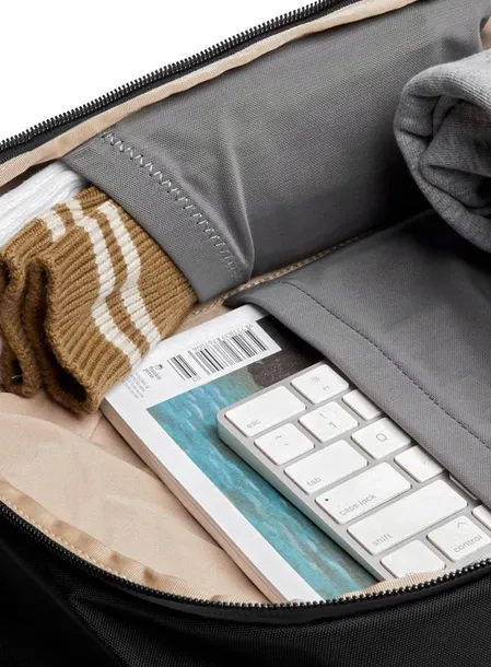 bellroy-plecak-miejski-czarny-zapiecie-zamek