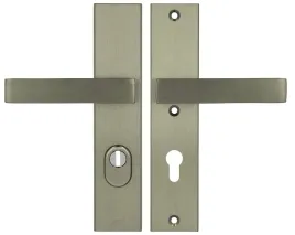 klamka-zewnetrzna-axa-dlugi-szyld-z-otworem-na-wkladke