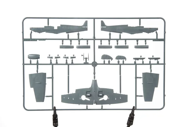 spitfire-mk-ixc-weekend-edition-eduard-1-72-7466-marka-eduard-model-7466