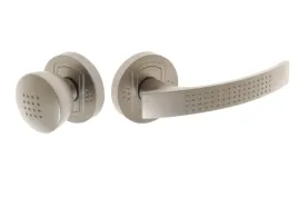 klamka-wewnetrzna-nomet-krotki-szyld-okragly