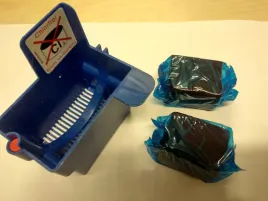 sanit-pojemnik-na-kostki-splukujace-fresh-do-wc