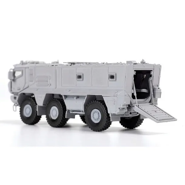 1-72-typhoon-k-russian-armoured-vehicle-model-z5075