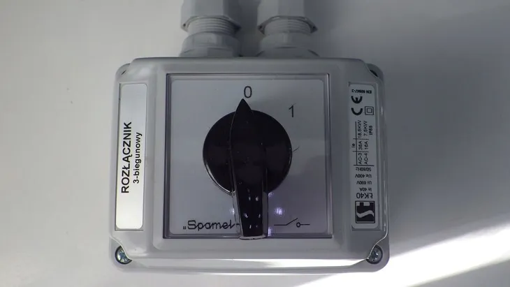spamel-lacznik-krzywkowy-w-obudowie-40a-3-bieguny-ip65-lk40-2-8211-ob2-0-1-kod-producenta-lk40-2-8211-ob2