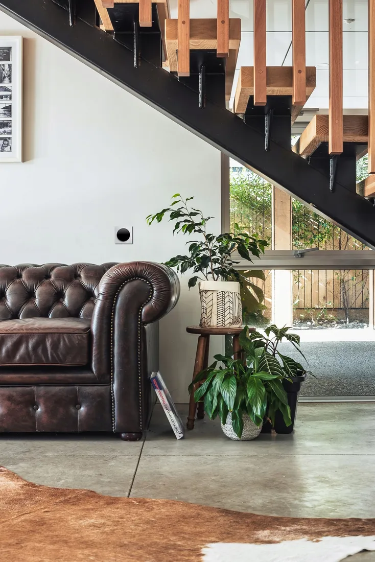 ramka-pojedyncza-berker-czarny-kolor-czarny