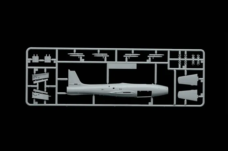 italeri-1321-mysliwiec-republic-f-84-e-g-thunderjet-model-samolot-1-72-model-1321