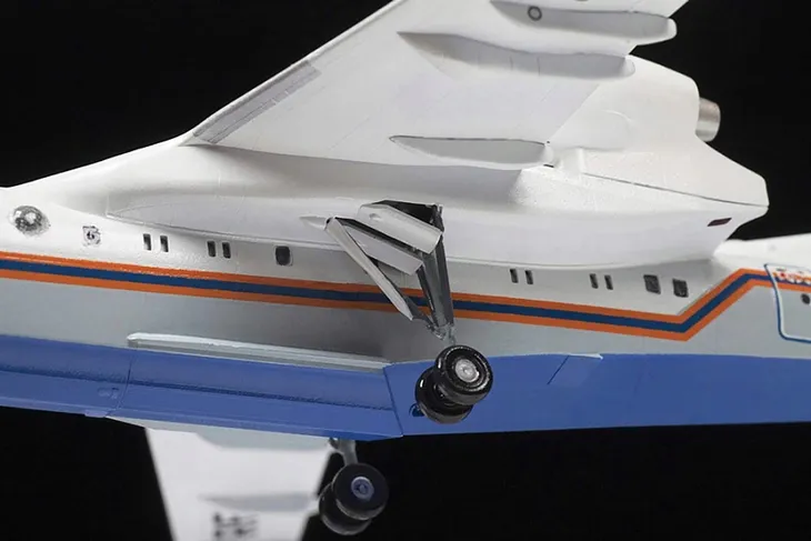 zvezda-7034-samolot-beriev-be-200es-model-do-sklejania-1-144-z7034-okres-po-ii-wojnie-swiatowej