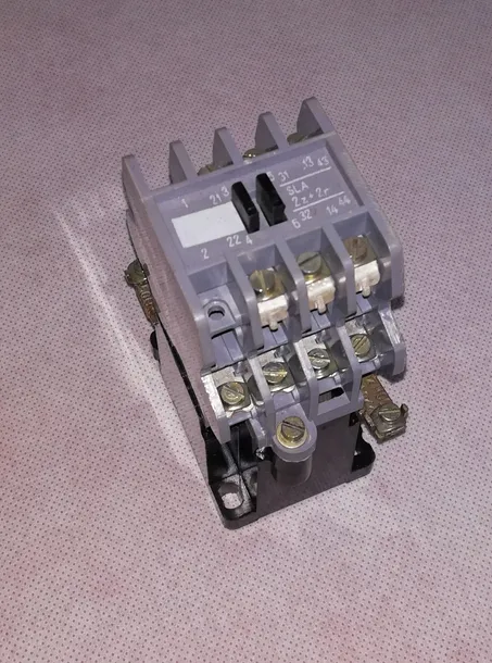 stycznik-tsm-1-400v-fael-legrand-waga-z-opakowaniem-7-kg