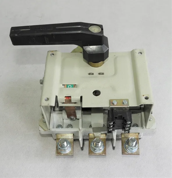 stycznik-tsm-1-400v-fael-legrand-rodzaj-stycznik-waga-z-opakowaniem-7-kg