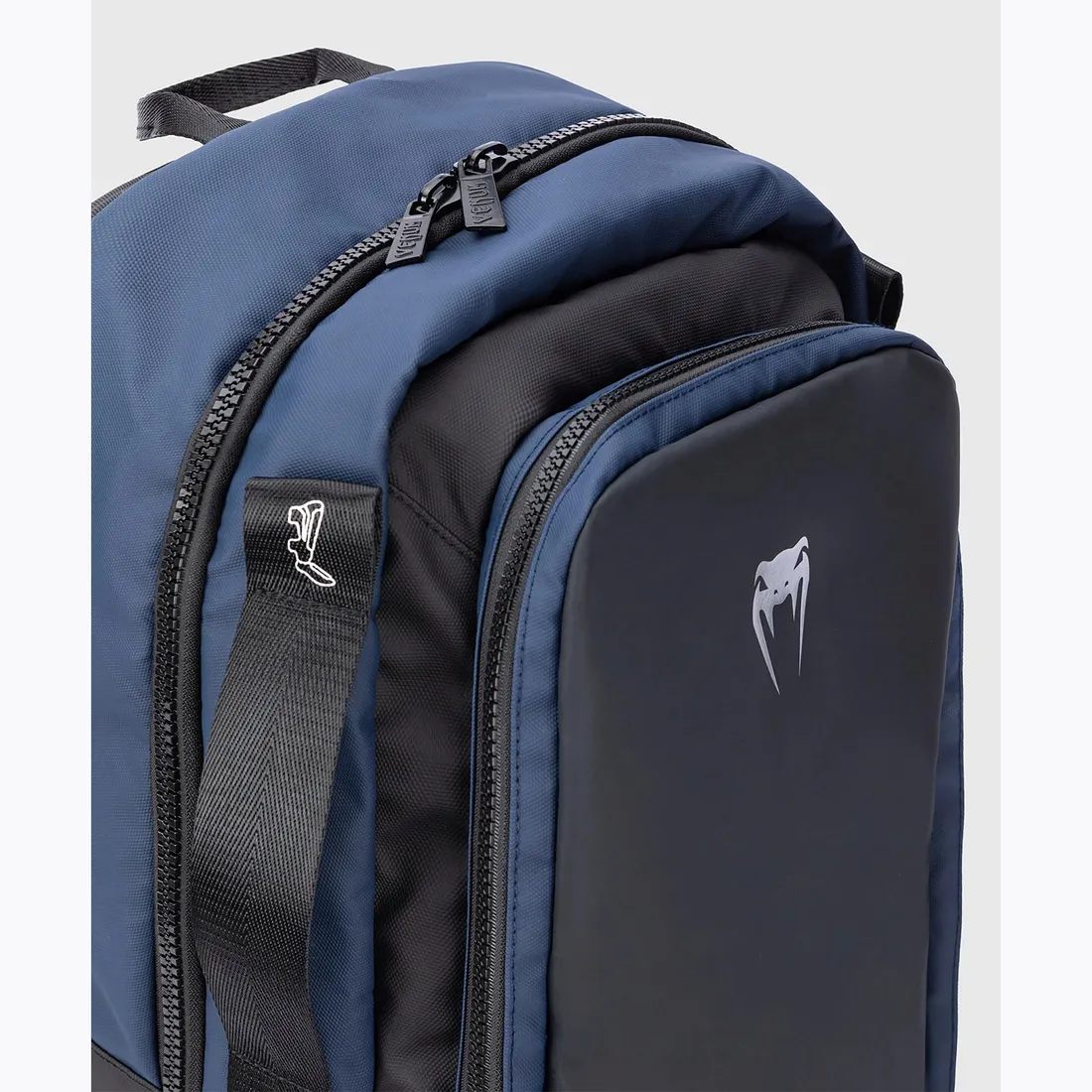 plecak-treningowy-venum-evo-2-25-l-black-blue-cechy-dodatkowe-regulowane-szelki