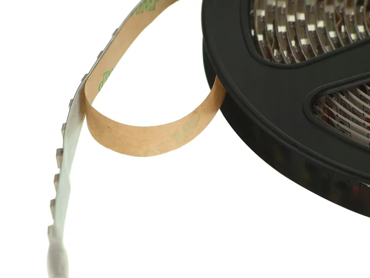 tasma-led-pasek-144w-m-3000k-barwa-biala-ciepla-720w-12v-ip20-rolka-50-klasa-ochronnosci-iii