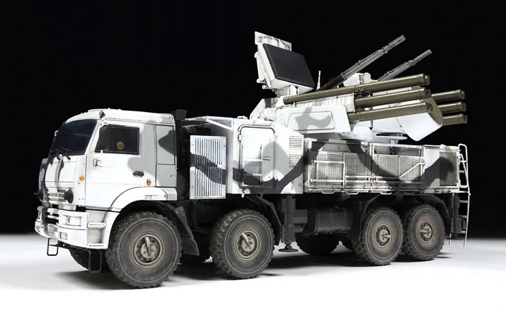zvezda-3698-rosyjski-system-przeciwlotniczy-pantsir-s-1-model-1-35-z3698-stan-zlozenia-do-zlozenia
