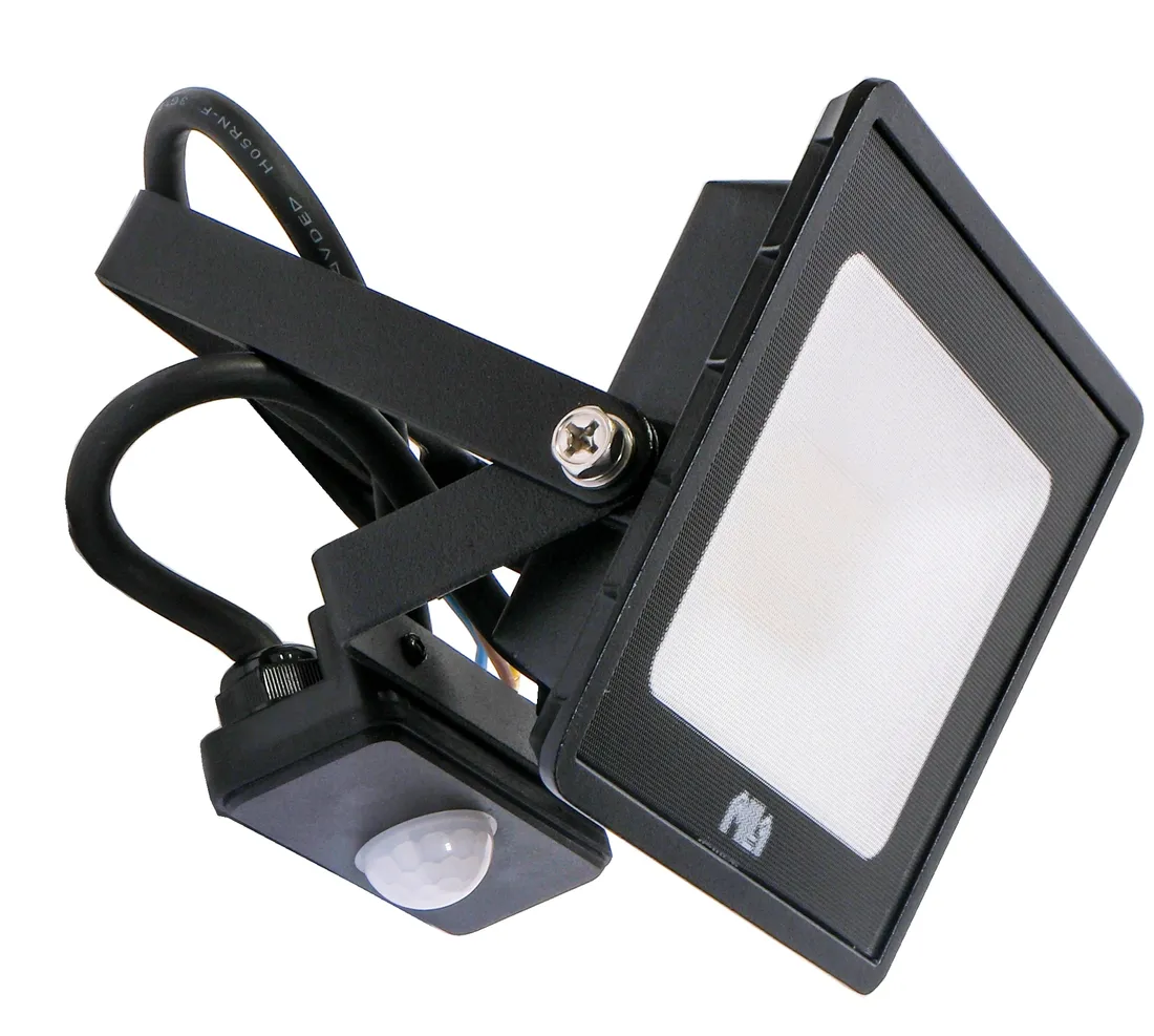 halogen-bialy-neutralny-1700-lm-20-w