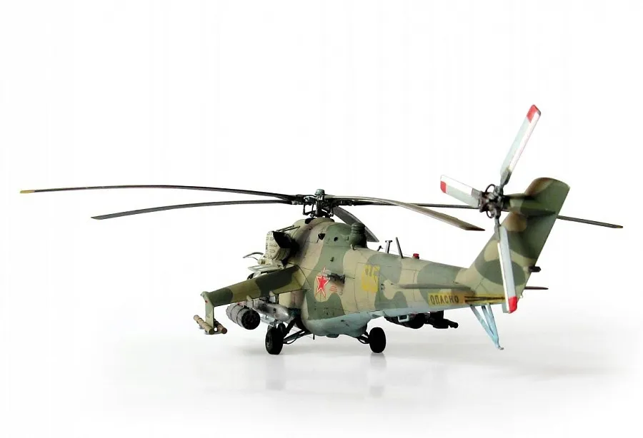 1-72-soviet-attack-helicopter-mil-mi-24-v-vp-hind