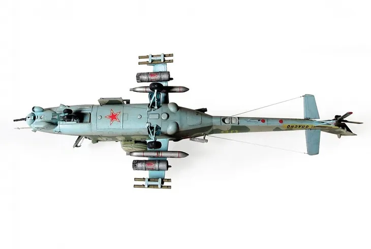zvezda-7293-model-mil-mi-24v-vp-hind-e-smiglowiec-w-skali-1-72-z7293-waga-z-opakowaniem-0-3-kg