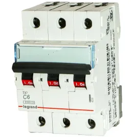wylacznik-nadpradowy-legrand-3p-c-6a-tx3-403541