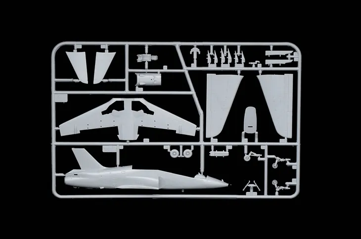 italeri-1396-samolot-bae-hawk-t1-model-do-sklejania-1-72-okres-po-ii-wojnie-swiatowej
