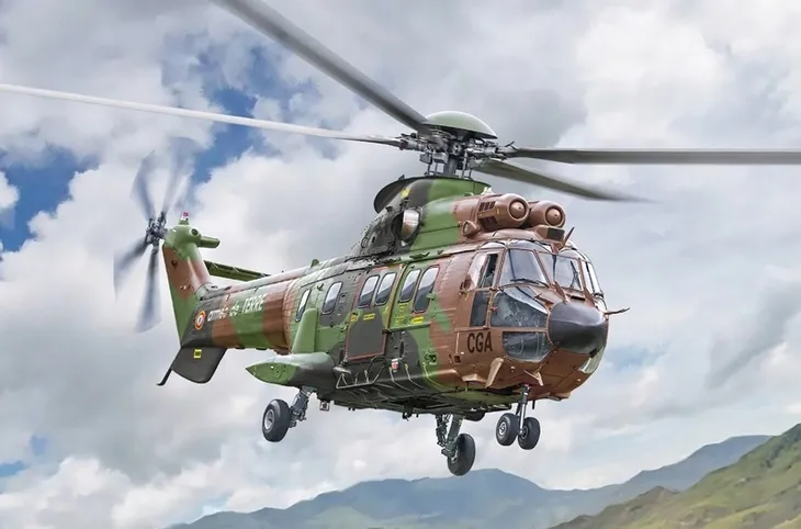 italeri-91096-helikopter-as332-super-puma-model-smiglowca-1-72-marka-italeri-okres-po-ii-wojnie-swiatowej