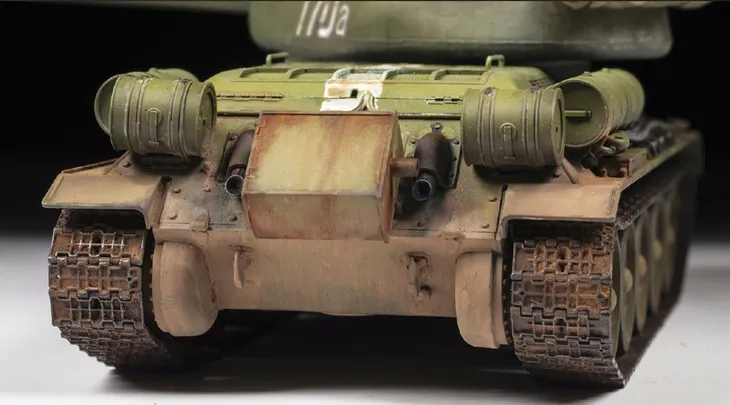 zvezda-3687-czolg-sredni-t-34-85-mod-1944-model-1-35-kod-producenta-3687