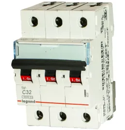 wylacznik-nadpradowy-legrand-3p-c-32a-tx3-403548