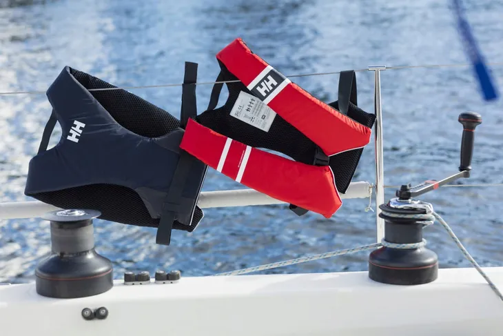 kamizelka-kapok-helly-hansen-33811-navy-70-90-kg-na-deske-sup-jacht-kajak-plec-produkt-uniseks