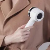 golarka-do-ubran-deerma-mq813-cechy-dodatkowe-uniwersalne-zastosowanie