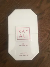 woda-perfumowana-kayali-100-ml-kwiatowo-owocowa