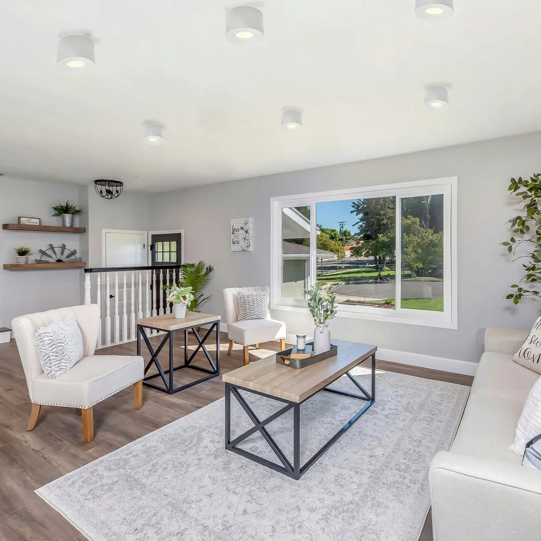 spot-okragly-syntron-bialy