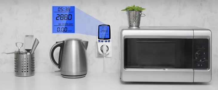 watomierz-qoltec-3680-w-16-a-lcd-maksymalny-prad-16-a-marka-qoltec