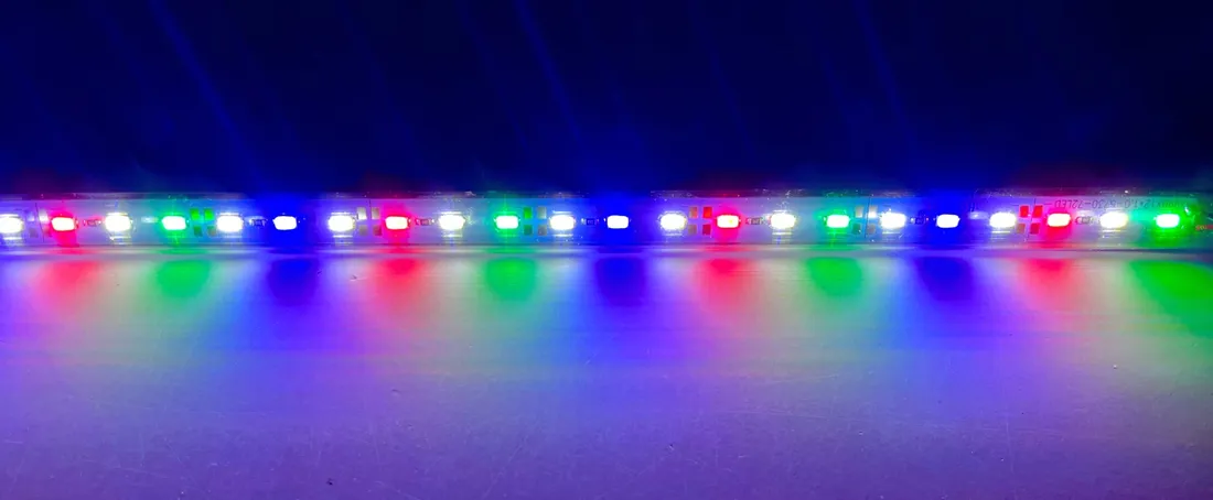 30cm-oswietlenie-led-do-akwarium-swietlowka-lampa-grow-led-full-spectrum-marka-aqualed