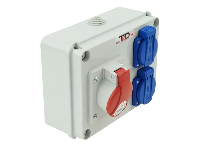 rozdzielnica-budowlana-1-x-400v-32a-5p-2-x-250v-16a-ip44-dlugosc-20-mm