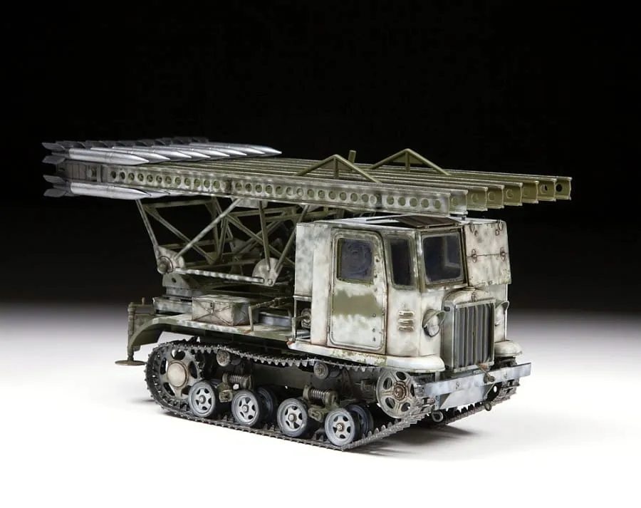 1-35-stz-5-soviet-tractor-with-bm-13-katyusha-marka-zvezda