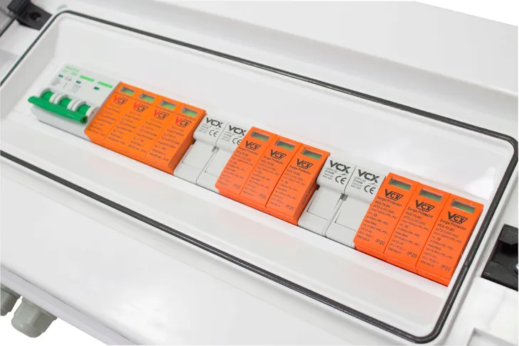 rozdzielnica-pv-1000v-dc-ac-2-stringi-fotowoltaika-kolor-bialy-kod-producenta-ver03