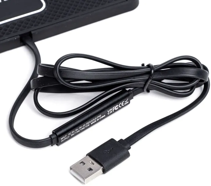 ladowarka-samochodowa-usb-amio-3000-ma-waga-z-opakowaniem-0-2-kg