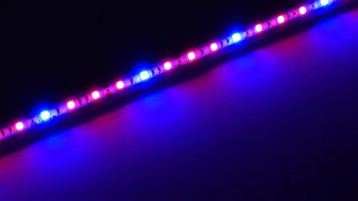 oswietlenie-led-plant-wzrost-roslin-20cm-grow-3-1-maksymalna-moc-2-w