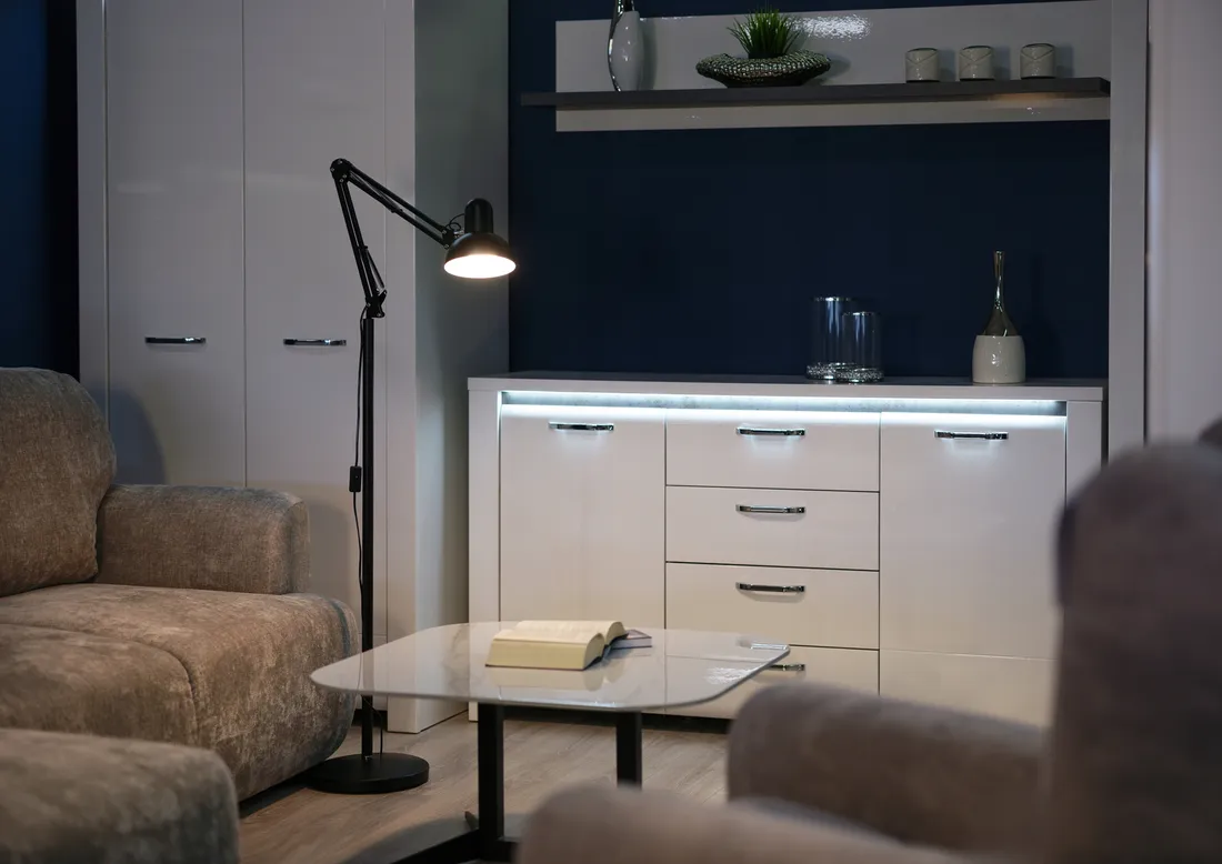 lampa-podlogowa-stojaca-led-e27-loft-nowoczesna-czarna-regulowana-do-salonu-kolor-czarny