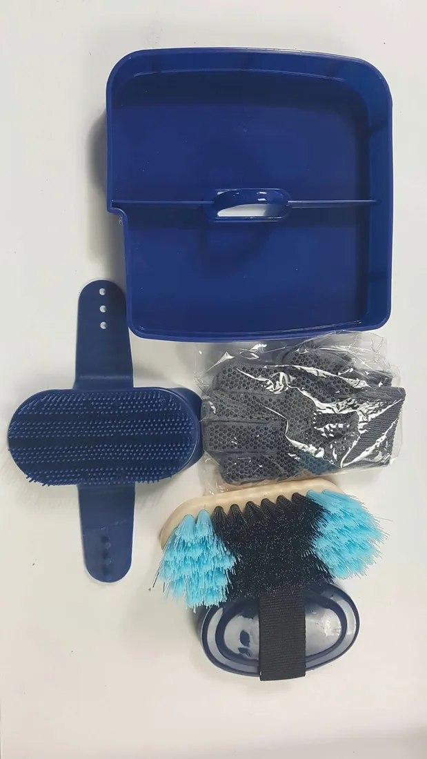 pfiff-100576-pudelko-do-pielegnacji-koni-granatowy-marka-pffif