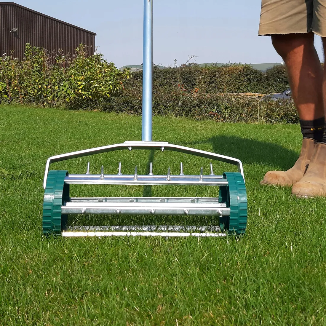 aerator-wertykulator-do-trawy-gleby-murawy-reczny-obrotowy-kolce-42-cm-marka-kontrast