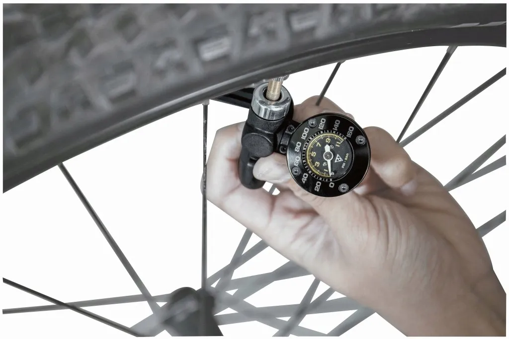 pompka-topeak-shuttle-gauge-czarny