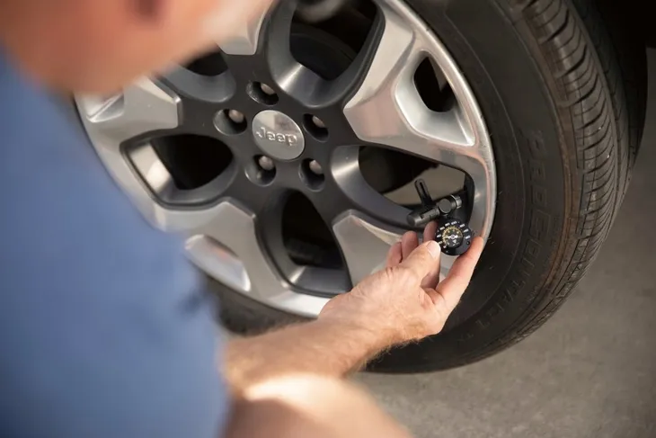 pompka-topeak-shuttle-gauge-czarny-cisnienie-maksymalne-11-bar