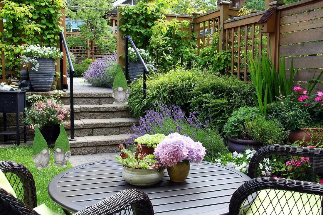 figurka-ogrodowa-ceramiczna-rodzaj-dekoracja