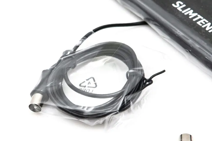 antena-wewnetrzna-pokojowa-technisat-slimtenne-ce-uhd-model-0000-7818-kolor-czarny