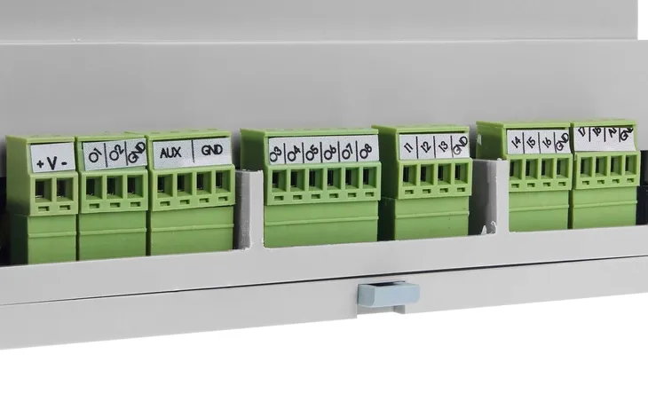 centrala-alarmowa-optimagsm-d9m-waga-z-opakowaniem-0-15-kg