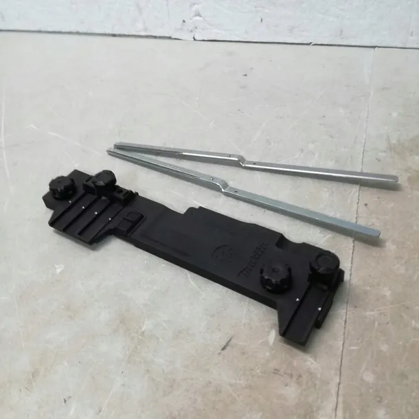 prowadnica-adapter-makita-do-dhs680-waga-z-opakowaniem-1-kg-marka-makita