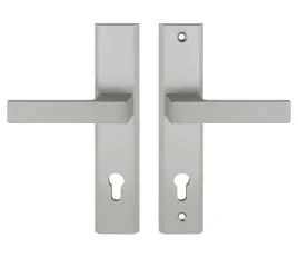 klamka-zewnetrzna-metal-bud-dlugi-szyld-z-otworem-na-wkladke