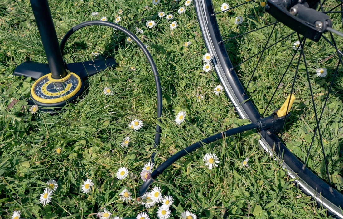 pompka-podlogowa-michelin-801638-czarny-marka-michelin