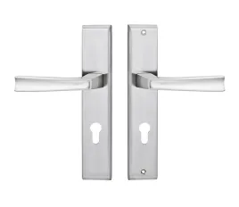 klamka-zewnetrzna-metal-bud-dlugi-szyld-z-otworem-na-wkladke