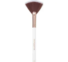 dermacol-accessories-master-brush-by-petralovelyhair-pedzelek-do-rozswetlan