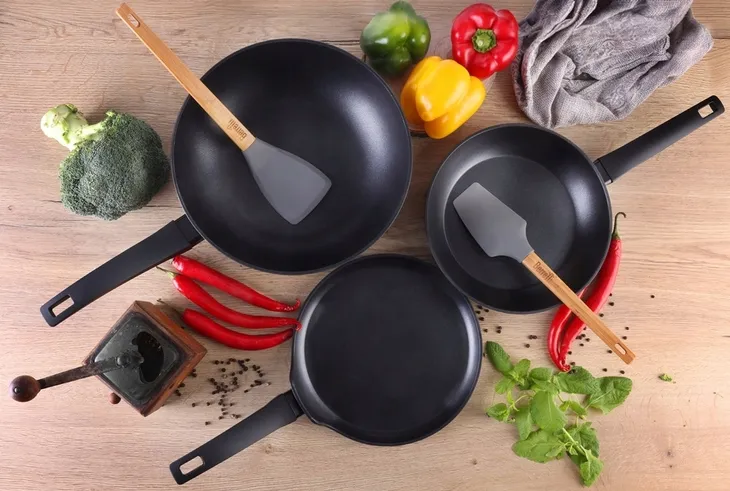 patelnia-wok-28cm-massimo-berretti-br-9133-srednica-28-cm