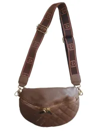 torebka-damska-typu-crossbody-z-szerokim-paskiem-ze-sztucznej-skory-brazowa