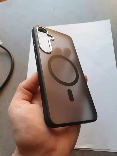 magnetyczne-etui-do-samsung-galaxy-s24-plus-czarne-szklo-ochronne-kolor-czarny